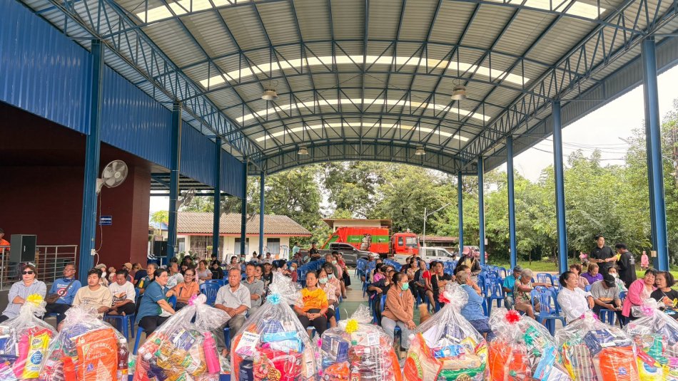วันอังคารที่ 1 กันยายน 2569 เวลา 09.00 น. นายวิทนะ กรุงเกตุ นายก  อบต.ท่าค้อ เป็นประธานในพิธีมอบถุงยังชีพเพื่อช่วยเหลือและบรรเทาความเดือดร้อนแก่พี่น้องประชาชนที่ได้รับผลกระทบจากเหตุอุทกภัยน้ำท่วมบ้านเรือนในพื้นที่ตำบลท่าค้อ ณ โดมอเนกประสงค์ อาคารศรีบังกอ 