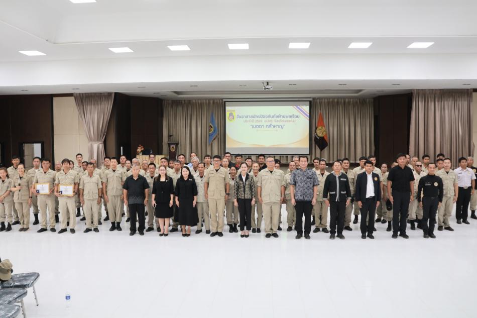 25  มีนาคม  2569  เวลา  08.30  น.  นายวิทนะ กรุงเกตุ นายกองค์การบริหารส่วนตำบลท่าค้อ ได้เล็งเห็นถึงความสำคัญของพลังจิตอาสา จึงมอบหมายให้ ส.อ.เอกรินทร์ เพ็งแก้ว เจ้าพนักงานป้องกันและบรรเทาสาธารณภัยชำนาญงาน  เป็นตัวแทนหน่วยงานเข้าร่วมกิจกรรมเนื่องใน “วันอาสาสมัครป้องกันภัยฝ่ายพลเรือน (อปพร.) ประจำปี 2569” ณ หอประชุมองค์การบริหารส่วนจังหวัดนครพนม