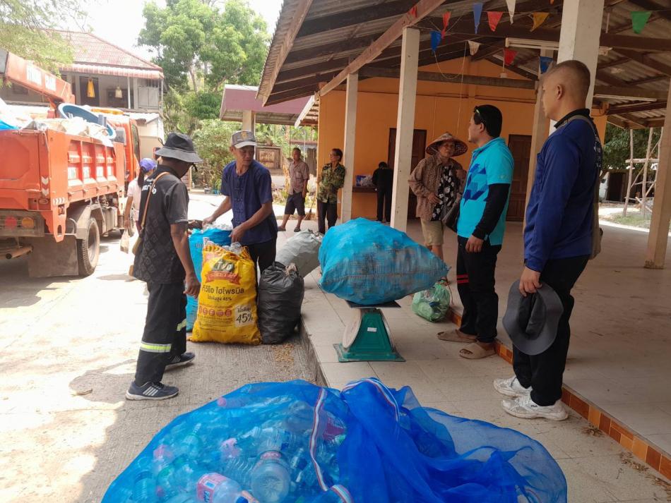 อบต.ท่าค้อ  อ.เมือง  จ.นครพนม   ขอเชิญชวนทุกท่านมาร่วมกิจกรรมเปลี่ยนขยะให้เป็นเงิน! กับ "ธนาคารขยะชุมชนตำบลท่าค้อ" ด้วยกันค่ะ